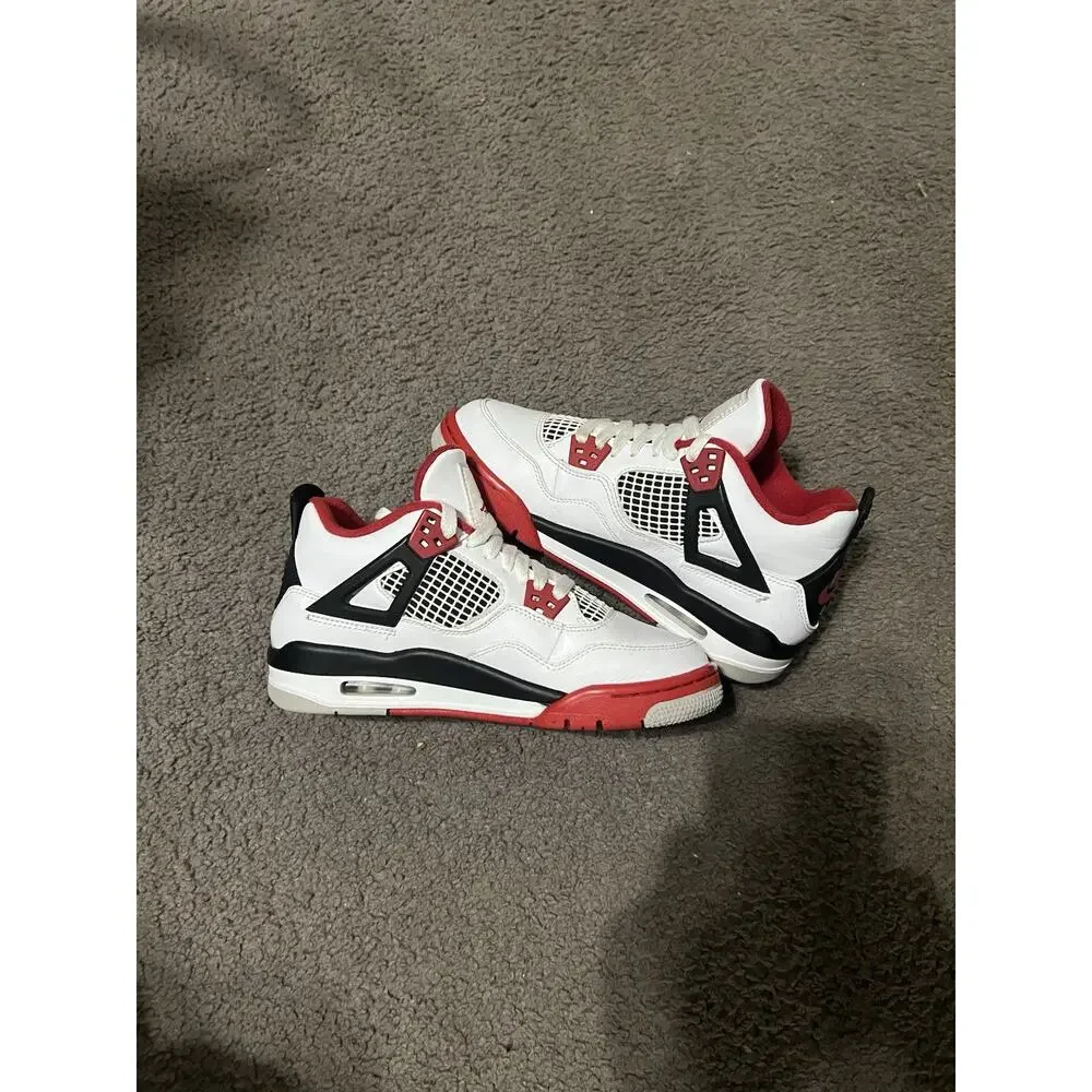 Size 5.5y- Air Jordan 4 Retro OG GS Fire Red 2020 408452-160